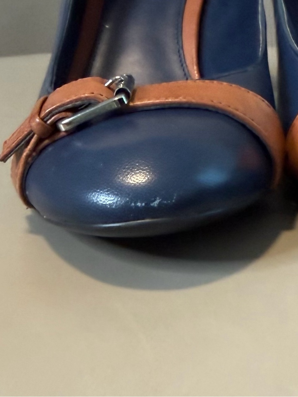 Lauren Ralph Lauren Saffron Navy Leather Round Toe Classic Pump. Size 9. - Picture 6 of 13